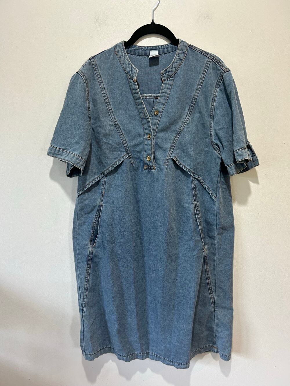 Denim dress size 10 shift knee length v neck short sleeves casual beachy boho